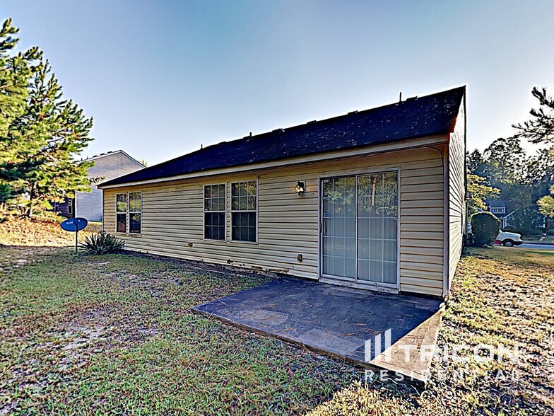 Building Photo - 6868 Merrywood Dr