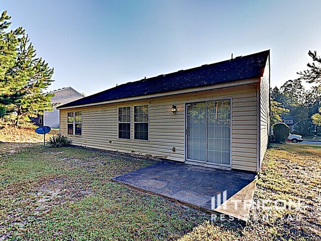 Building Photo - 6868 Merrywood Dr