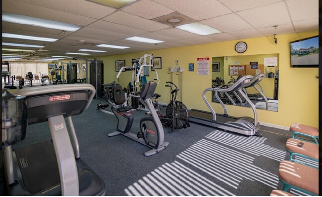 Building Photo - 4723 Lucerne Lakes Blvd W