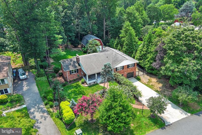 Building Photo - 6443 Walters Woods Dr