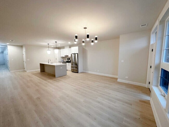 Building Photo - 4315 S Indiana Ave