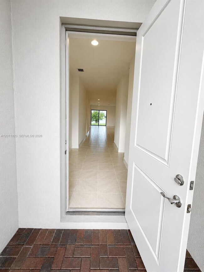 Building Photo - 4993 Ofanto Ln