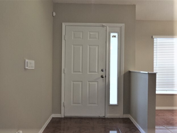 Building Photo - 1074 SW Bianca Ave