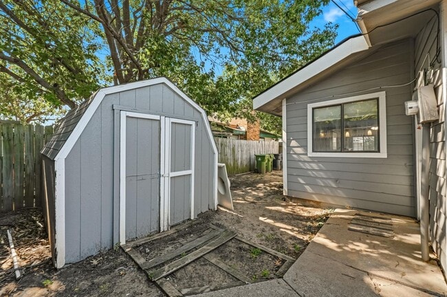 Building Photo - Upgraded Duplex in Arlington!