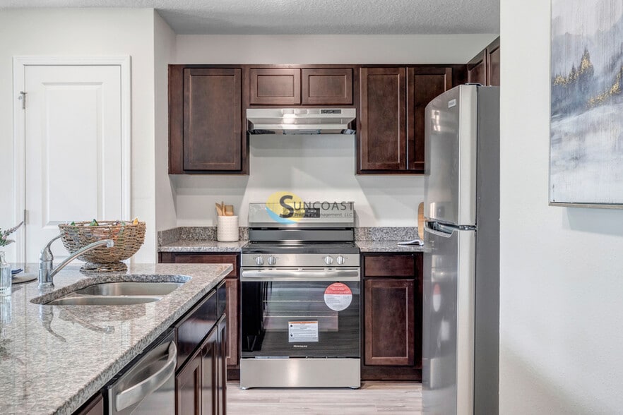 Building Photo - 6473 Sweetbay Ln