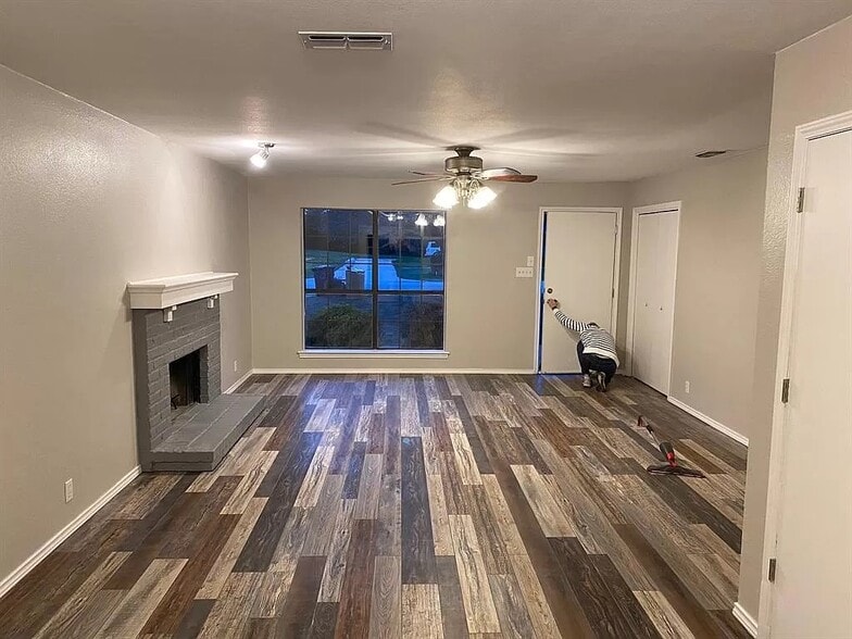 Building Photo - 575 Cherry Ln