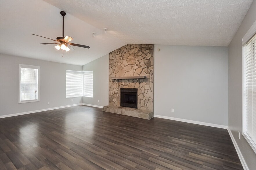 Building Photo - 2093 Phillips Rd