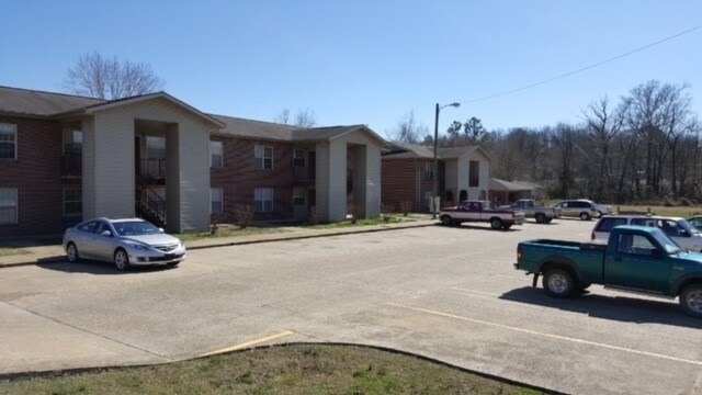 Primary Photo - Clearwater Apartments