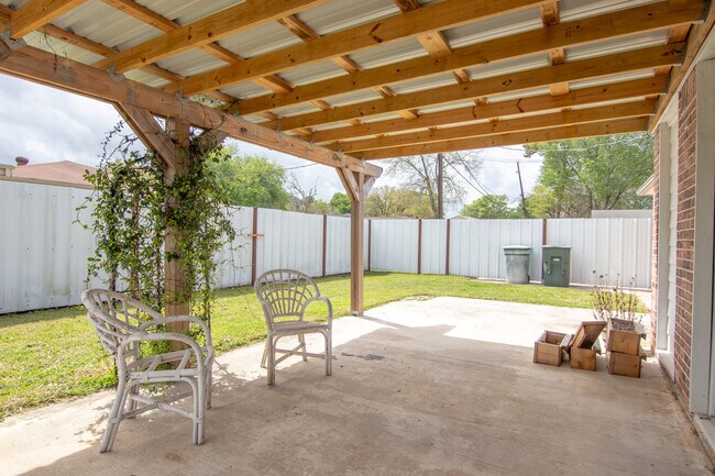 Building Photo - 7575 Chelsea Pl