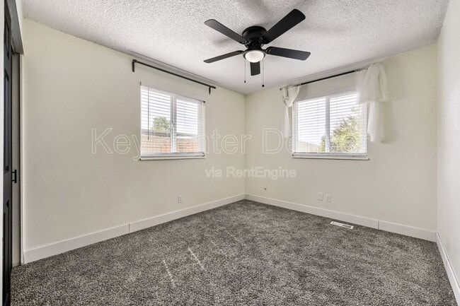 Building Photo - 5543 Atchison St