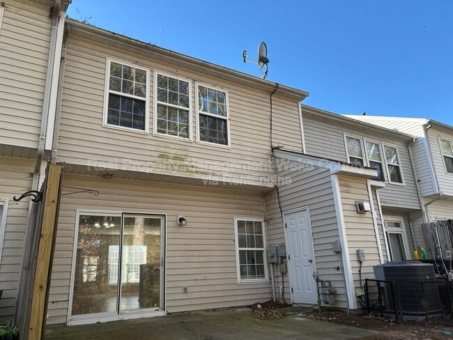 Building Photo - 504 Canyon Lake Cir