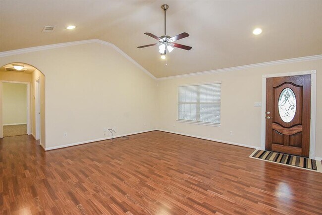 Building Photo - 231 S Lantana Cir