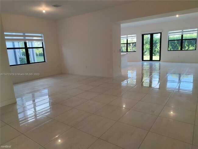 Building Photo - 4 br, 3 bath House - 17507 SW 41st St