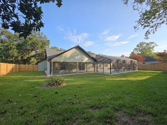 Building Photo - FOR RENT pool home, 3 bed 2 bath in The Quarries