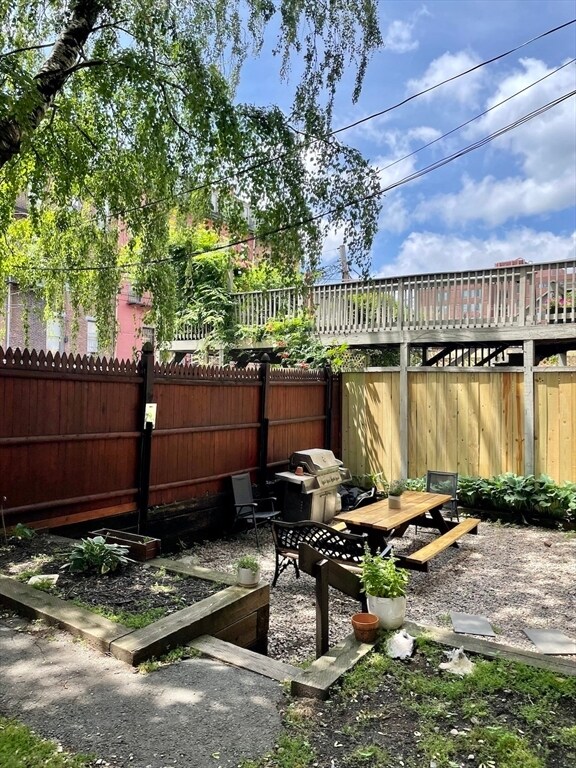 Building Photo - 70 Rutland St