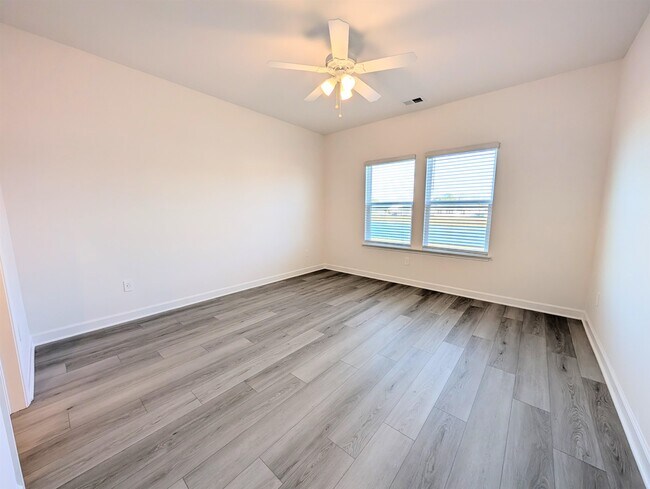 Building Photo - 1508 Regal Fern Wy