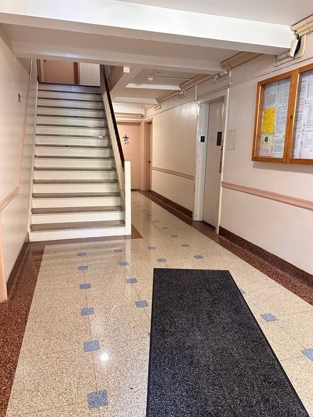 Building Photo - 411 Park Pl