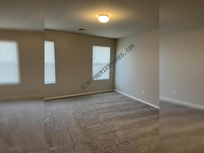 Building Photo - 1840 Land Run Dr