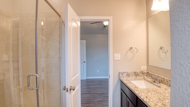 Building Photo - Spacious Single-Family Home Available Now!