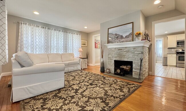 Building Photo - 35 Coolridge Rd