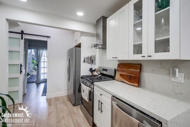 Building Photo - Beautifully Remodeled 4Bdm 2Ba Home with Detached Room/Gym Home in Talmadge Neighborhood.