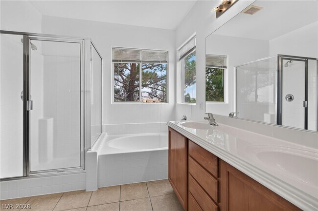 Building Photo - 10519 Allegrini Dr