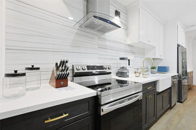 Building Photo - 526 Colquitt St