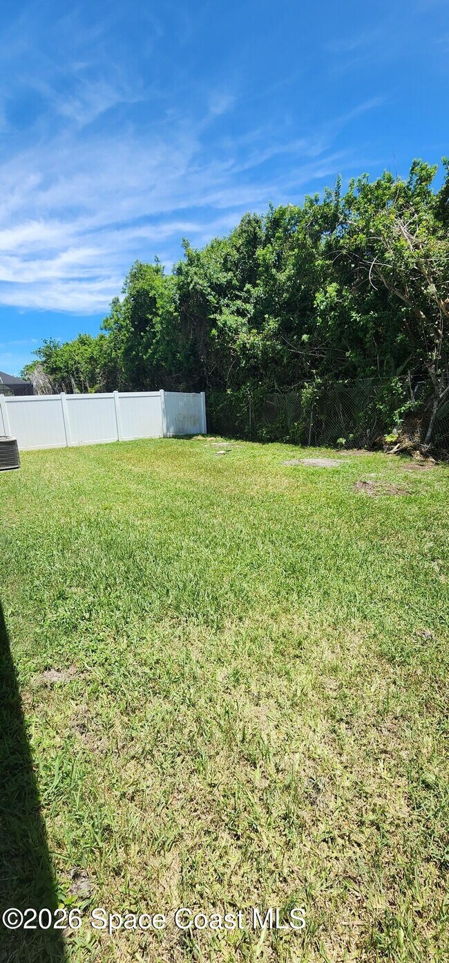 Building Photo - 1247 Donegal Dr