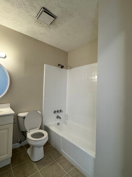 Building Photo - 308 E Tiverton Way