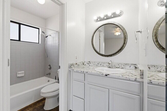 Building Photo - 161 W 950 S