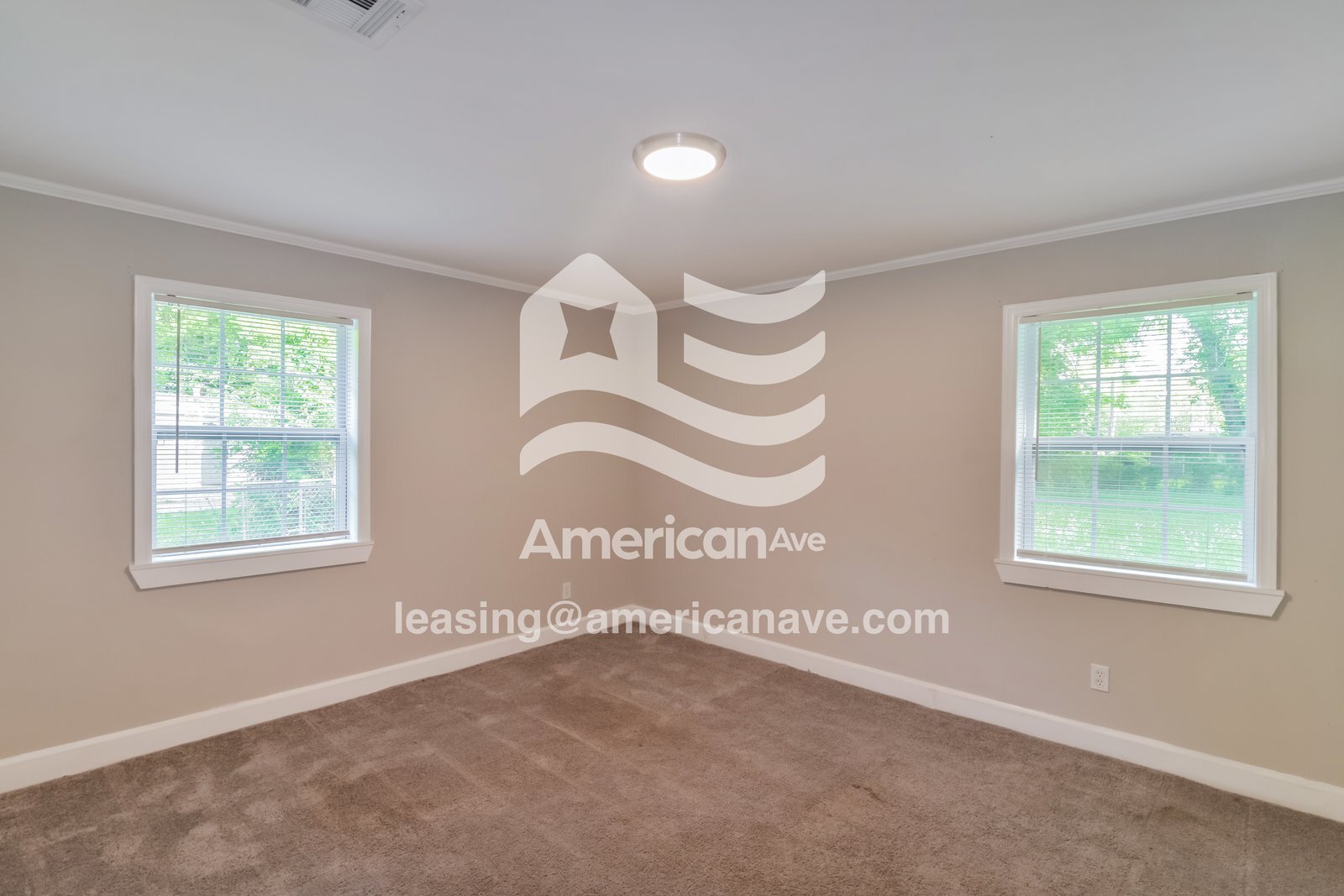 Building Photo - 2716 Colonial Dr