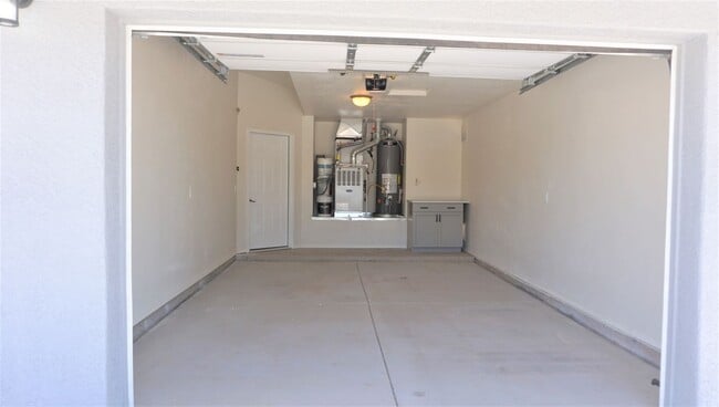 Building Photo - 523 N Leonardo De Vinci Dr