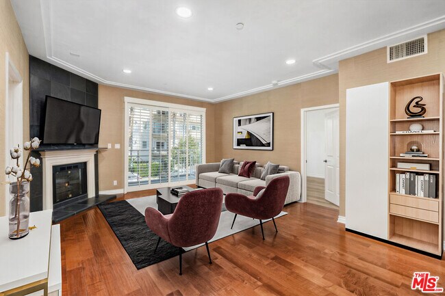 Building Photo - 117 S Clark Dr
