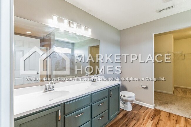 Building Photo - 794 Carolina Way