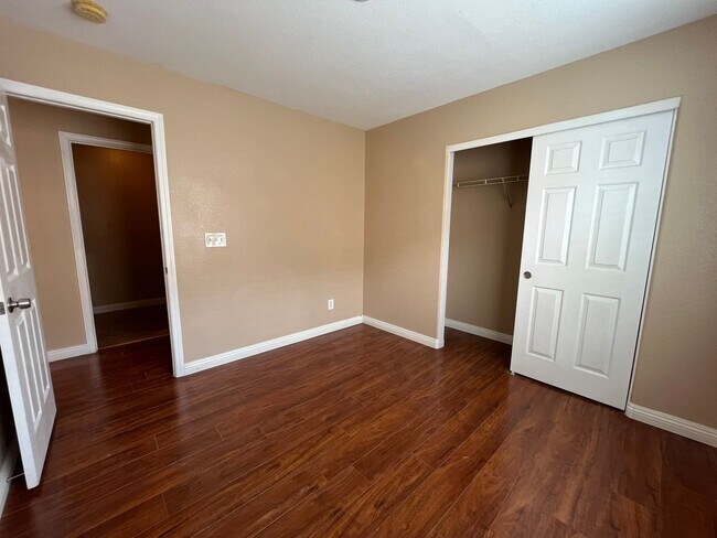 Building Photo - 8988 Winchester Ridge St