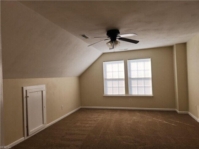 Building Photo - RENTAL