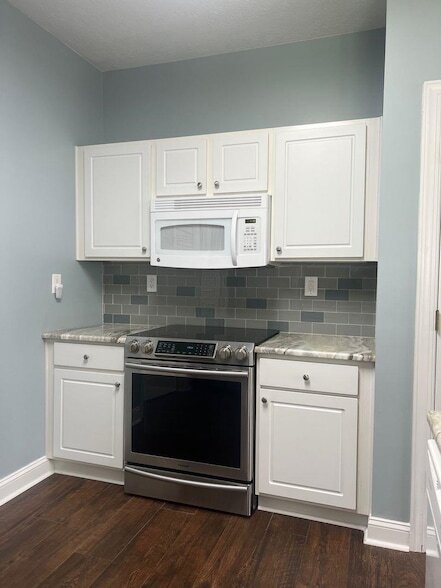 Building Photo - 5090 Windsor Green Way