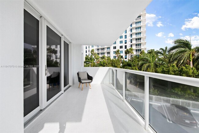 Building Photo - 2715 N Ocean Blvd