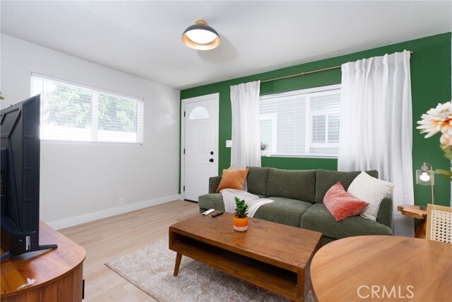 Building Photo - 1043 E Palmyra Ave