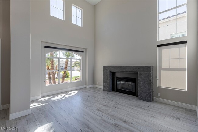 Building Photo - 2510 Putting Green Dr