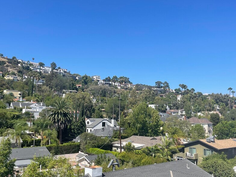 Building Photo - 4161 Los Feliz Blvd