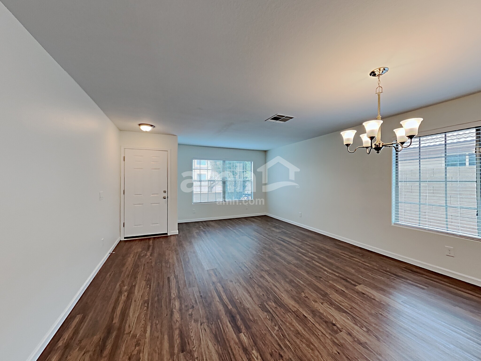 Building Photo - 3033 W Quail Ave