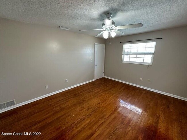 Building Photo - 1660 Neptune Dr