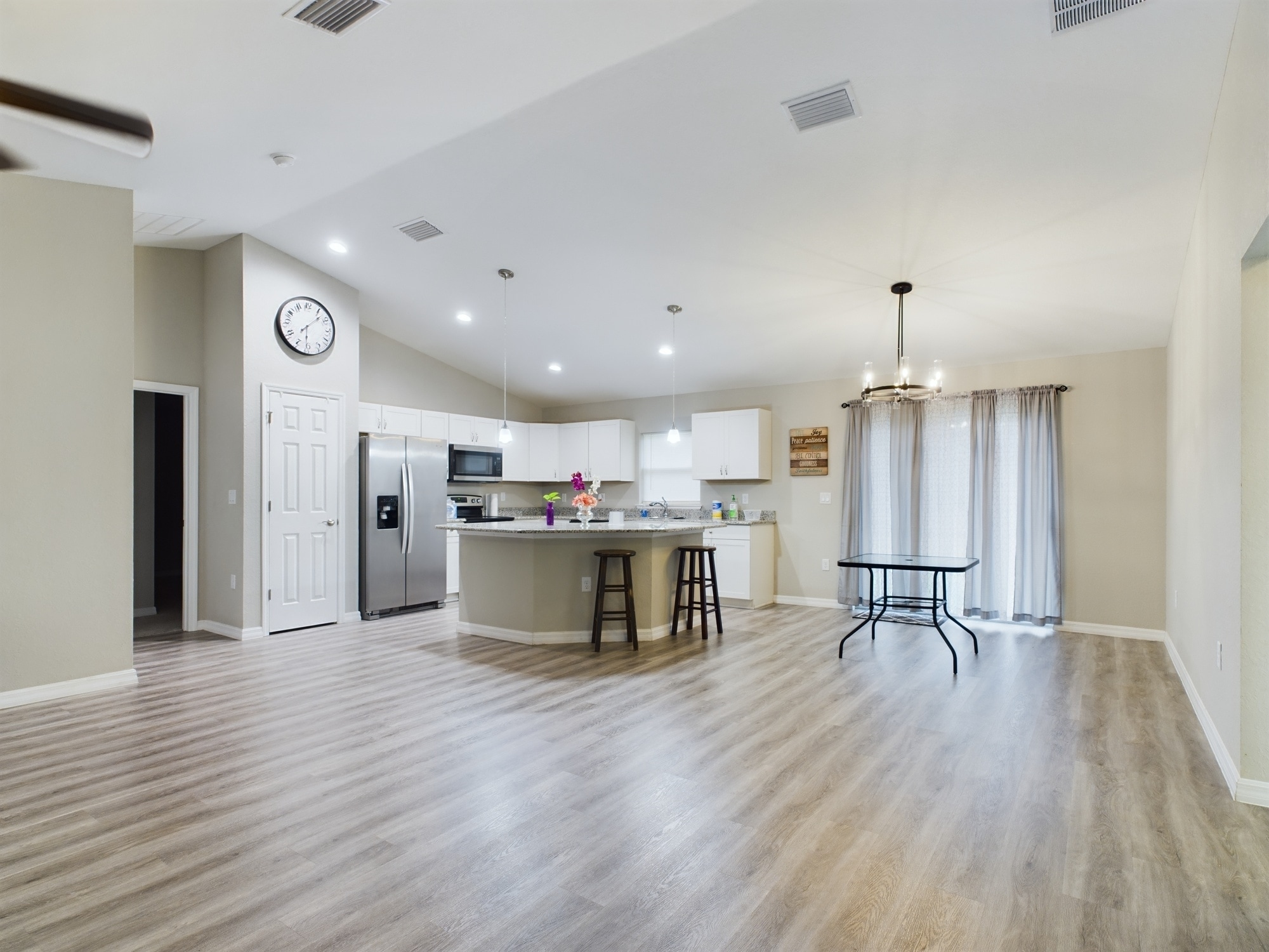 Kitchen and dining room - 10102 SW 188th Cir