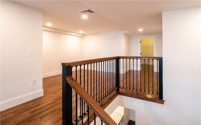 Building Photo - 15 Cranston Ave