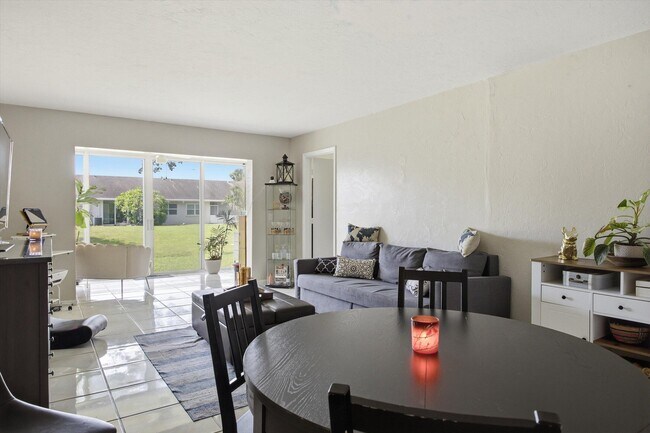 Building Photo - 2800 Fiore Way