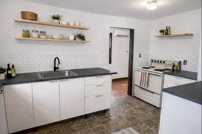 Building Photo - 7015 N Greeley Ave