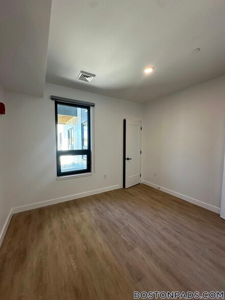 Building Photo - 199 Gardner St