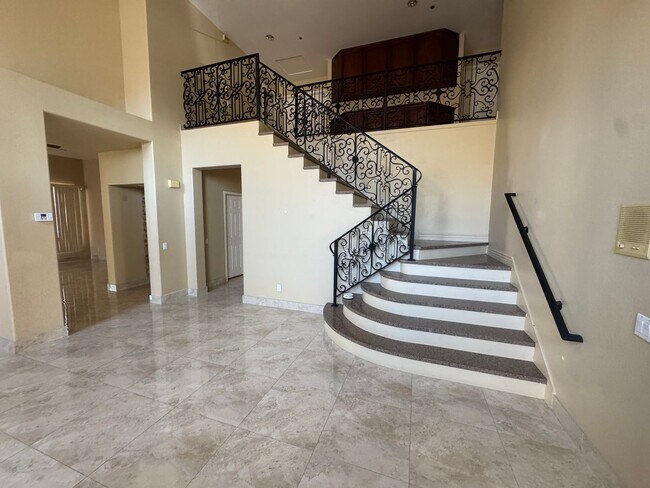 Building Photo - 3450 Rancho Diego Cir