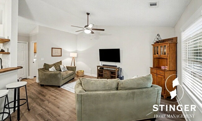 Building Photo - 36 Brindlewood Dr